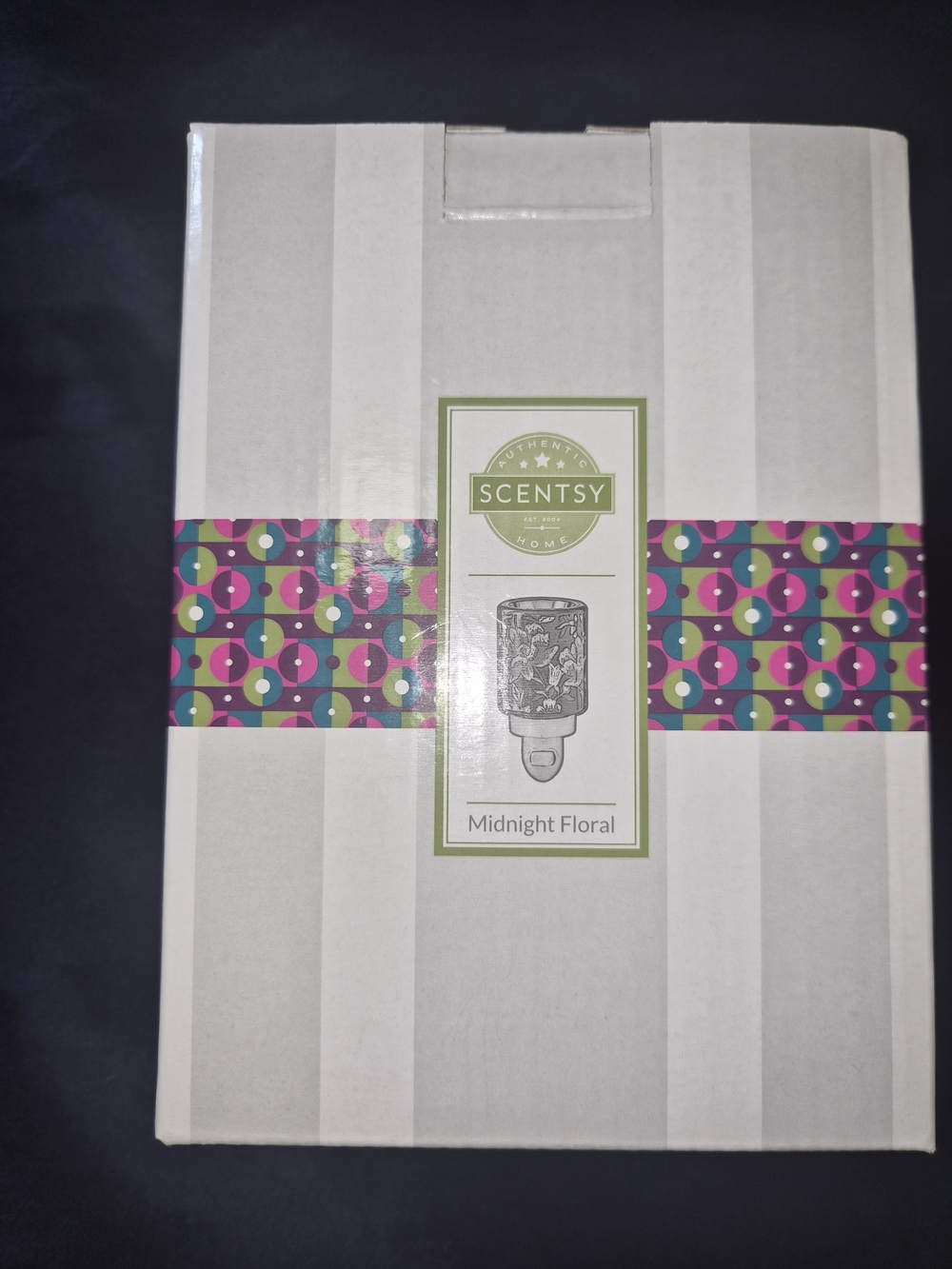 Scentsy Midnight Floral Plug-In Warmer - White